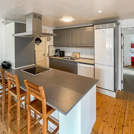 4 Bedroom Gorgeous In Vaeggerlose * Bøtø By