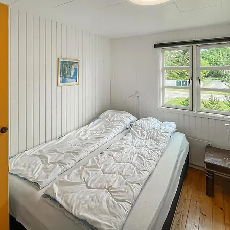 4 Bedroom Gorgeous In Vaeggerlose Feriehus