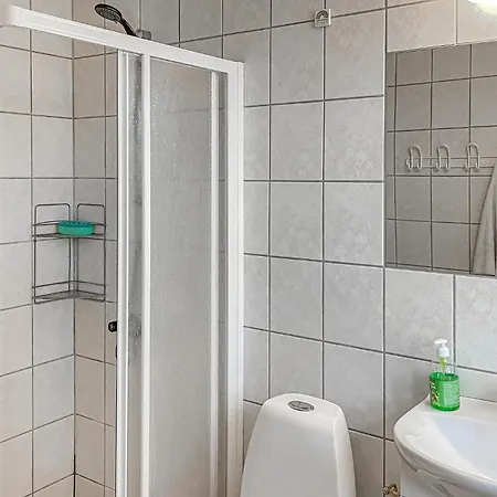 بيت للعطل 4 Bedroom Gorgeous In Vaeggerlose *